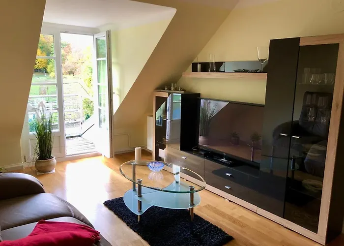 Ferienwohnung im Grünen auf idyllisch gelegenen Gutshof und doch so zentral